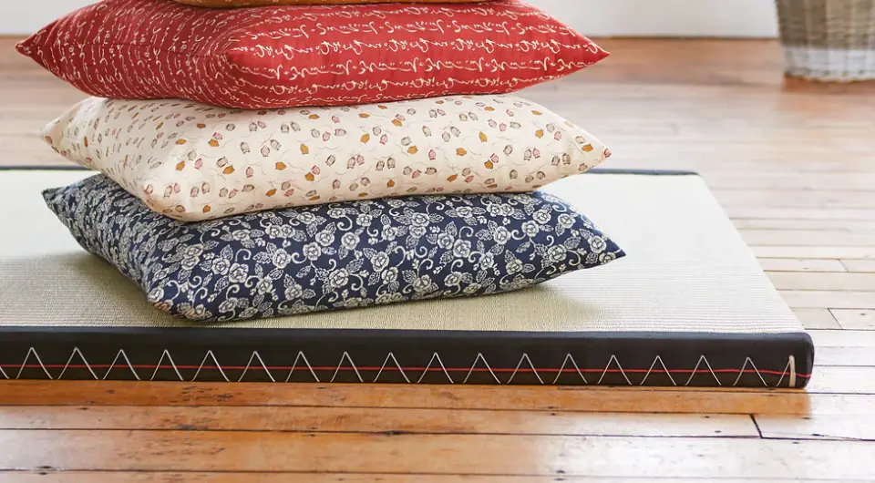 tatami avec coussins zabuton
